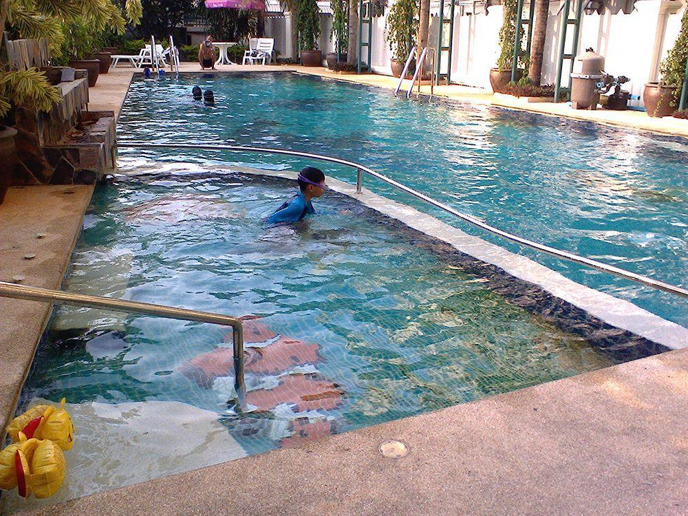 Baanklang Huahin Hotel Exterior photo